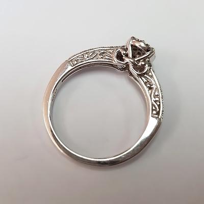 10ct White Gold Ring With Diamonds