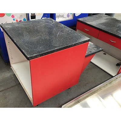Commercial Stainless Steel and Laminate Bench Setting
