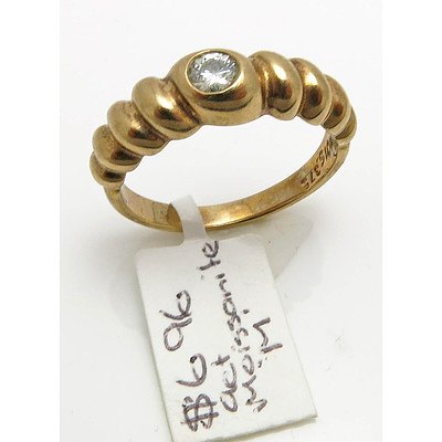 9ct Gold Ring - Round Brilliant-cut Moissanite