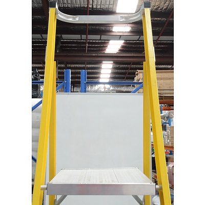 Guardall 1.8 Meter Fibreglass Platform Ladder