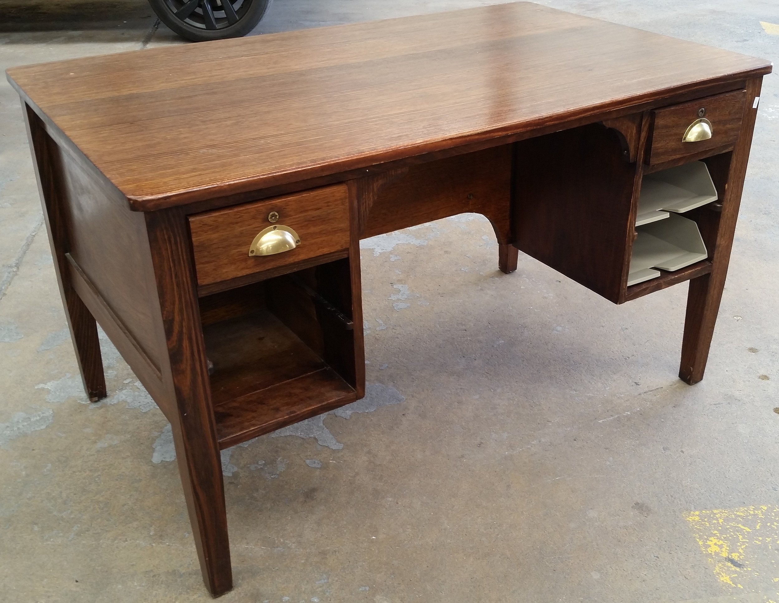 Antique Oak Desk with Pigeon Holes Lot 1021677 ALLBIDS