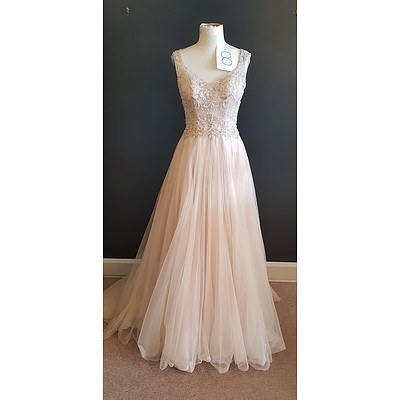 Stella Yorke Designer Wedding Dress - Size 10