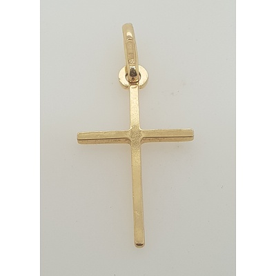 9ct Yellow Gold Crucifix pendant