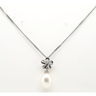Sterling Silver Pearl Pendant on chain