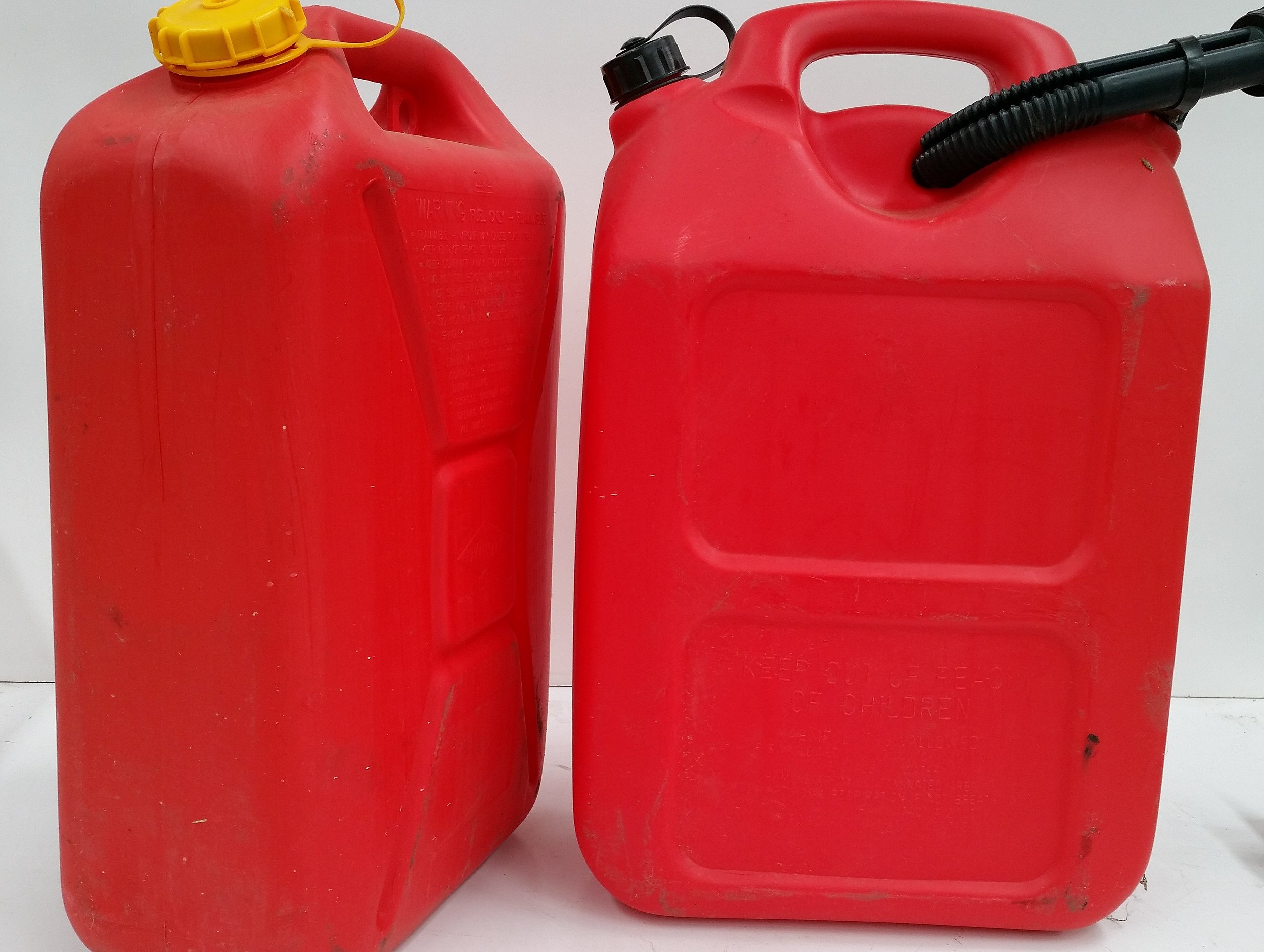 Plastic Gas Cans >> 20 Lit Plastic Fuel Jerry Cans Lot Of 2 Plastic Gas Cans >> 20 Lit Plastic Fuel Jerry Cans Lot Of 2