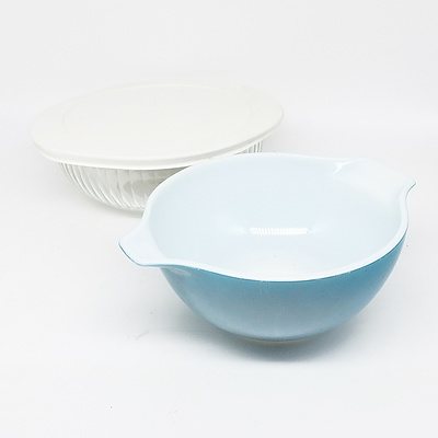 Collection of Pyrex Kitchenware