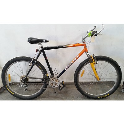 Giant Rincon 21 Speed Mountain Bike