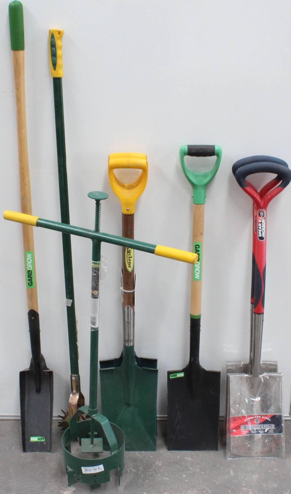 Gardening Tools Lot of Eight Brand Lot 1022746 ALLBIDS