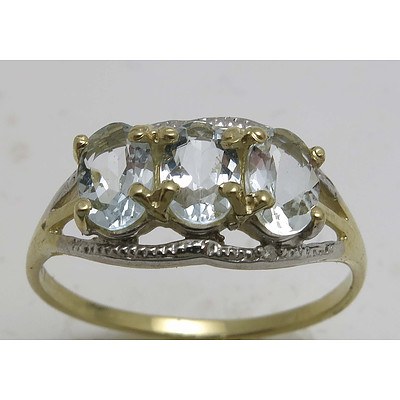 10ct White Gold Aquamarine Ring