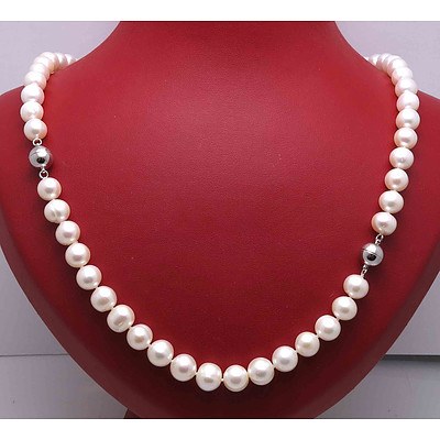 Cultured Pearl Set of Necklace and Bracelet