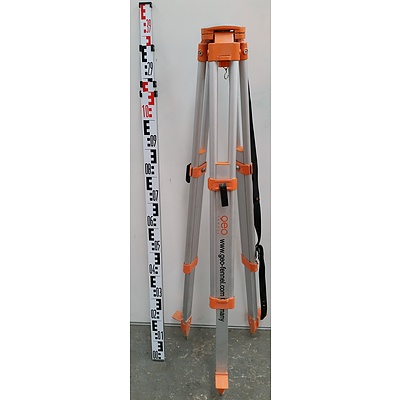 Geo Fennel Surveyors No. 10 Auto(Dumpy) Level, Dome Tripod and Four Meter Telescopic Leveling Staff