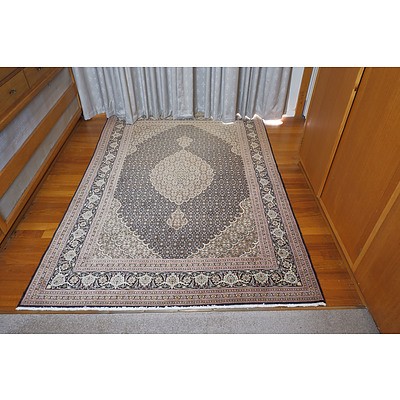 Persian Tabriz Hand Knotted Wool Pile Rug