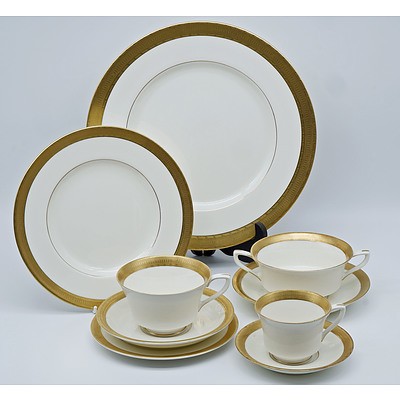 72 Piece Royal Worcester Durham Porcelain Dinner Service with Etched Patterned Gilt Trim