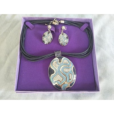 Buckingham Necklace and Earring Set