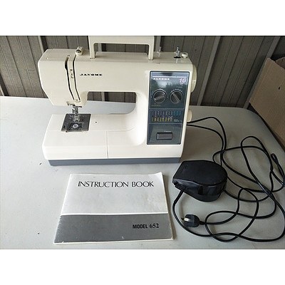 Janome 16 stitch sewing machine (model 652)