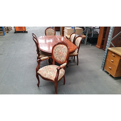 Victorian Style Pedestal Dining Table and 6 Carved Cameo Back Chairs Circa 1970s
