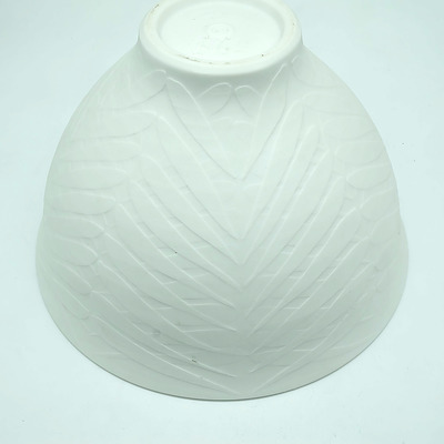 Malcolm Lindsay Cooke (1951-) High Relief Carved Porcelain Bowl