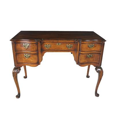 Good Quality Queen Anne Style Walnut Kneehole Desk or Writing Table Mid 20th Century