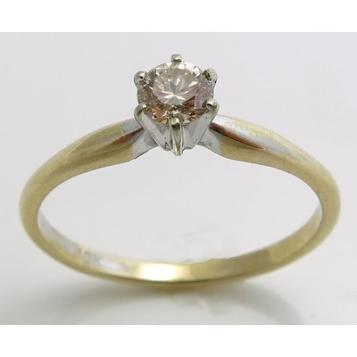 10ct Gold Ring - set with Champagne-Pink Round Brilliant-cut Diamond