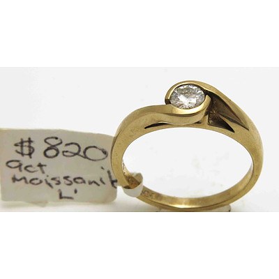 9ct Gold Round Brilliant-cut Moissanite Ring