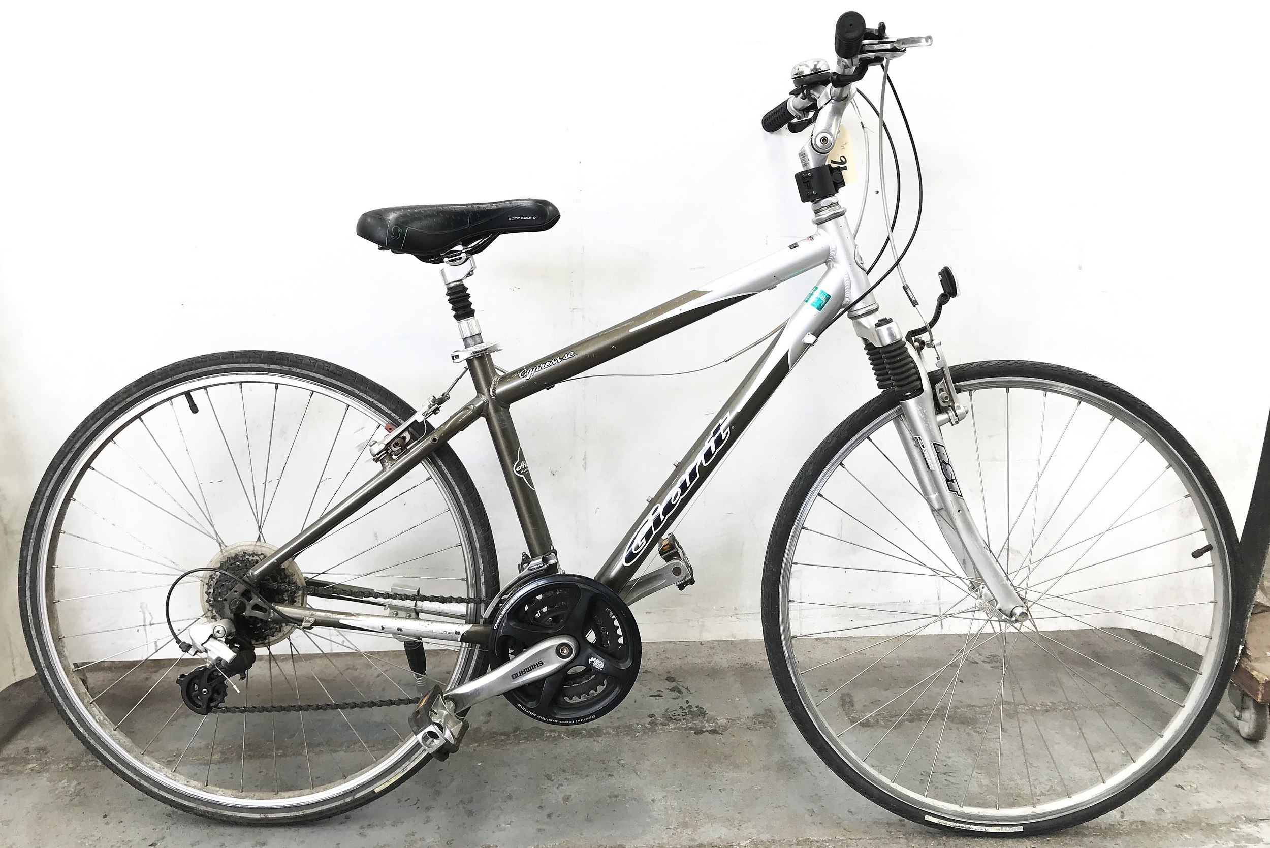 giant cypress women's hybrid bike