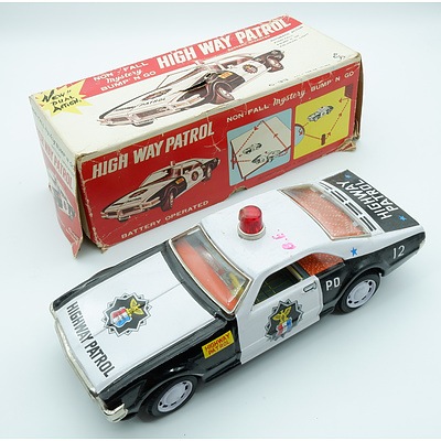 Non - Fall Mystery Bump' N Go Highway Patrol Tin Car