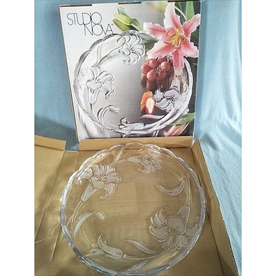 Studio Nova Wild Lily 14 round glass platter (New in box)