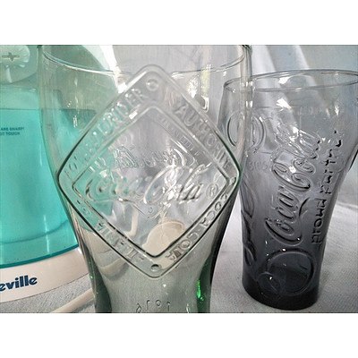Breville Crazy Snow ice drink maker and 2 Coca-cola glasses