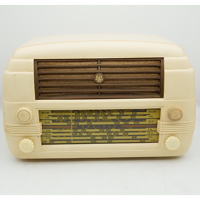 Bakelite Cased AWA Radiola Model 534MB Valve Radio