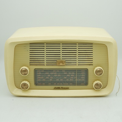 His Master's Voice Little Nipper Model 62-52 Valve Radio