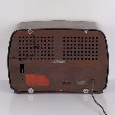 Bakelite Cased Philips Model 124 Valve Radio
