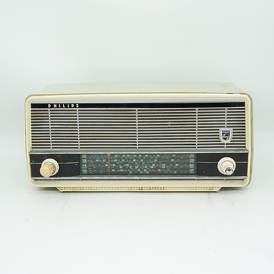 Phillips Model MM1/01 Valve Radio