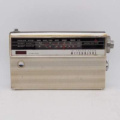 Mitsubishi Model 10X-718 10- Transistor Portable Radio