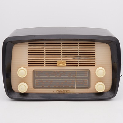 His Master's Voice Little Nipper Model 64-52 Valve Radio