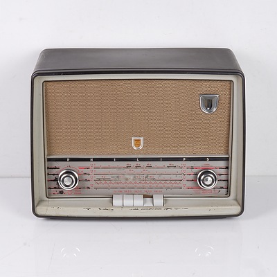 Philips Model B4X65A Valve Radio