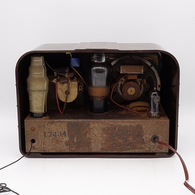 Bakelite Cased AWA Valve Radio