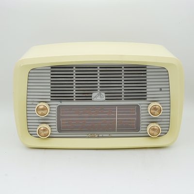 His Master's Voice Little Nipper Model 64-5 Valve Radio