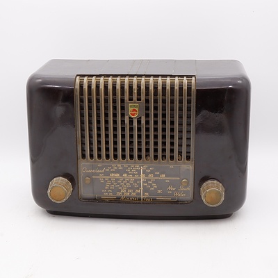 Bakelite Cased Phillips Minstrel Four Model 138 Valve Radio