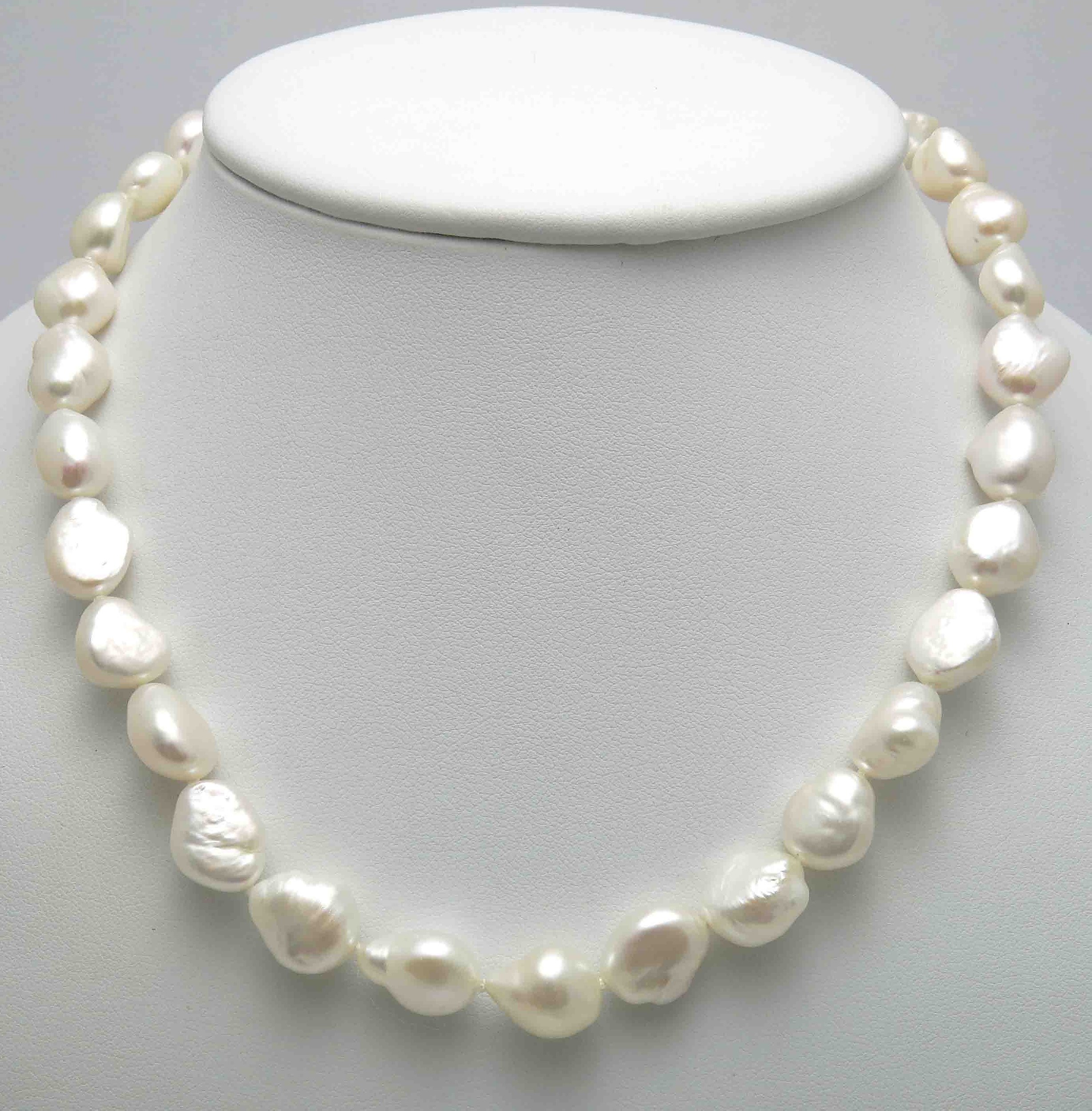 Large Cultured Pearl Necklace Lot 1036659 Allbids