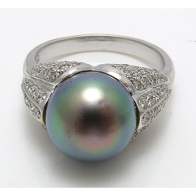 18ct Gold Tahitian Pearl & Diamond Ring