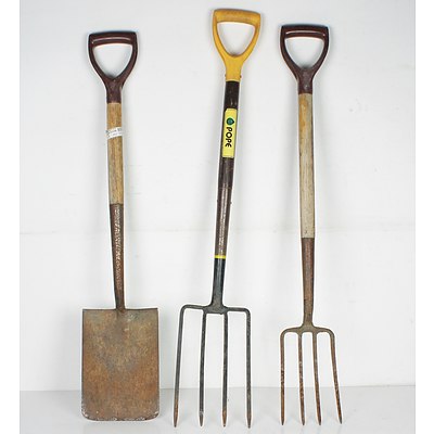 Bulk Lot of Garden and Hand Tools Including Shovel, Hammer and More