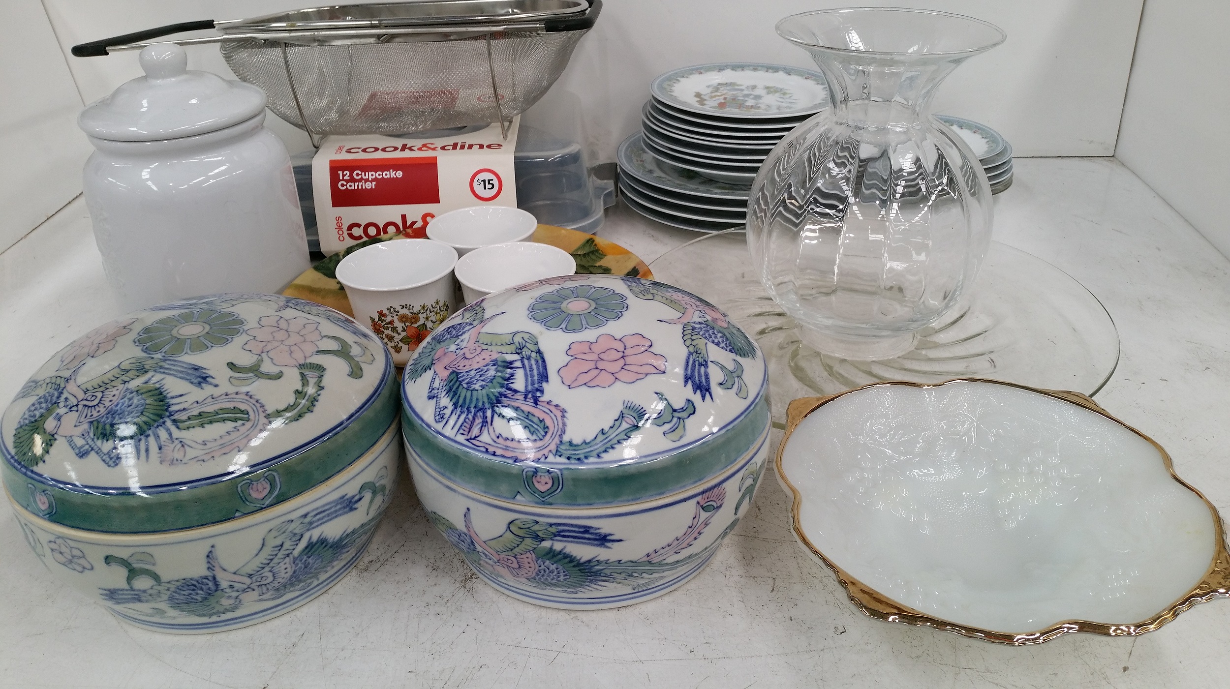Selection of Kitchenware, Tableware Lot 1055913 ALLBIDS