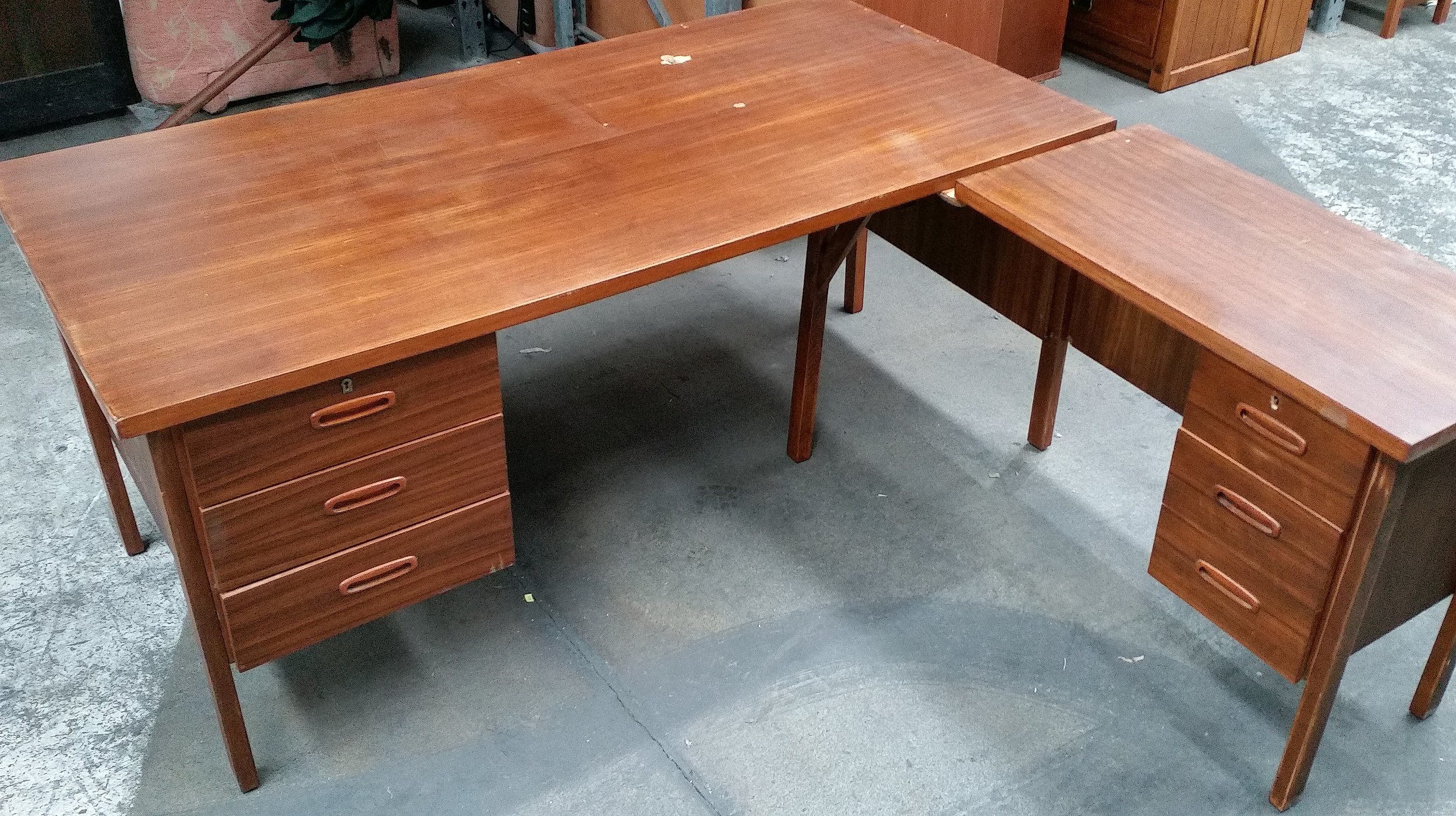 Cherry Wood Veneer Corner Desk Lot 1078818 ALLBIDS