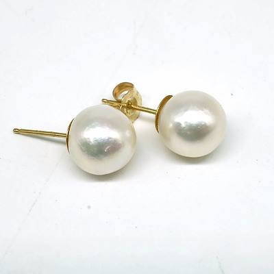 Pair of 14ct Yellow Gold Cultured Pearl Earrings, White 8.8mm 