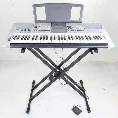 Yamaha PSR E413 Electronic Keyboard And Stand