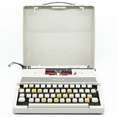 Portable Royal 200 Typewriter
