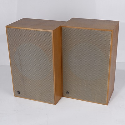 Dual HS40 Turntable with Dual CL12 Passive Bookshelf Speakers