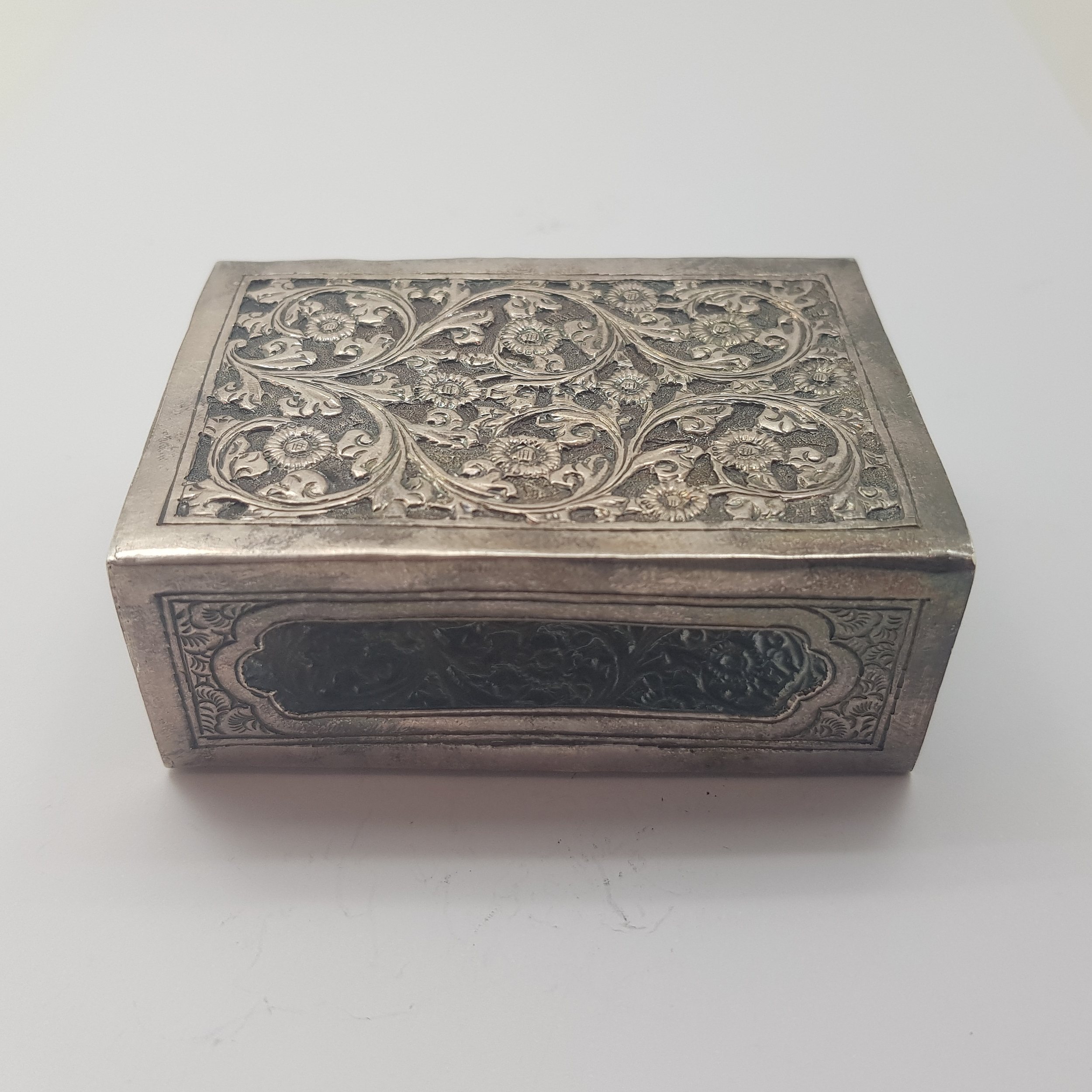 Sterling Silver Match Box Holder - Lot 1042429 | ALLBIDS