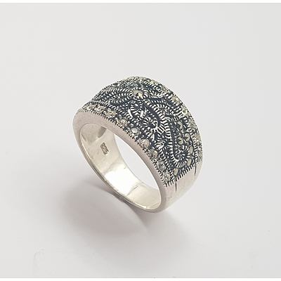 Sterling Silver Marcasite and CZ Ring with Floral Motif