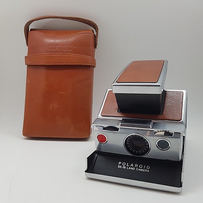 Polaroid SX-70 Land Camera in Leather Pouch
